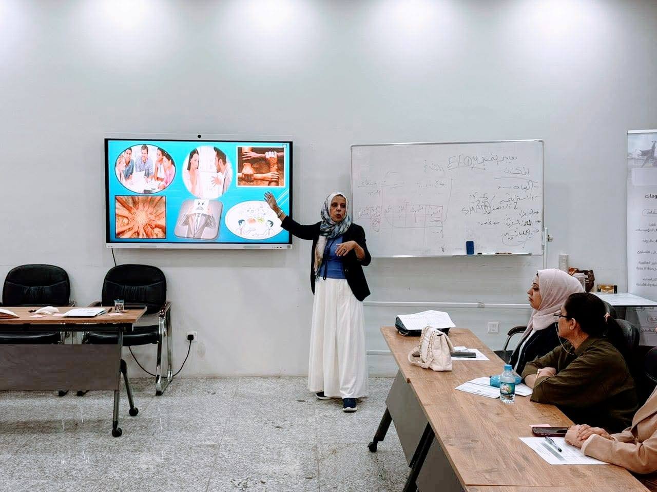 You are currently viewing المركز الوطني ينظم دورة “التواصل الفعال والتأثير الإيجابي على المرأة” لموظفات شركة نفط الشمال