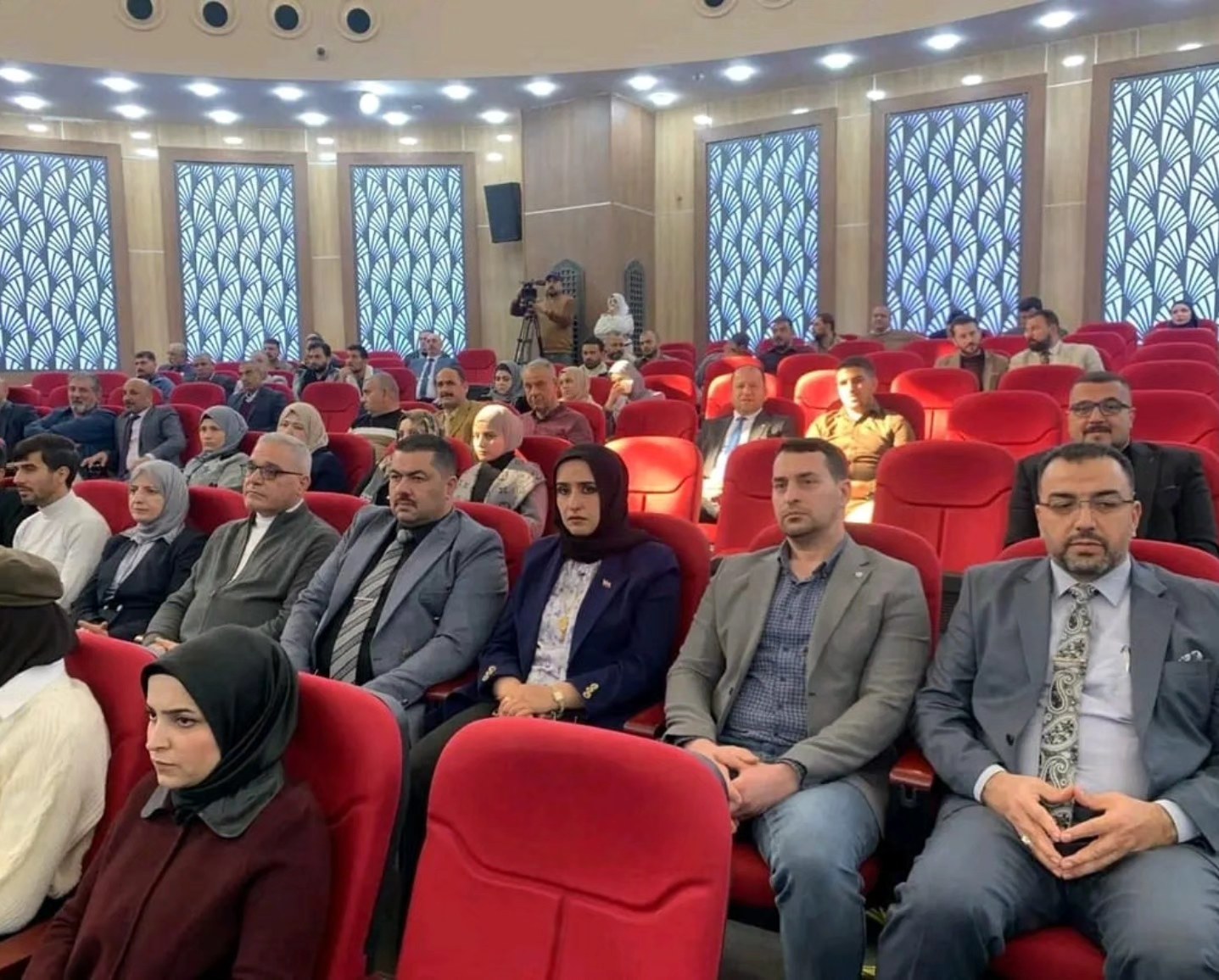 You are currently viewing مديرية التطوير الإداري في الموصل تشارك في المؤتمر الثاني للتعريف باستراتيجية الأمن الوطني “العراق أولاً”